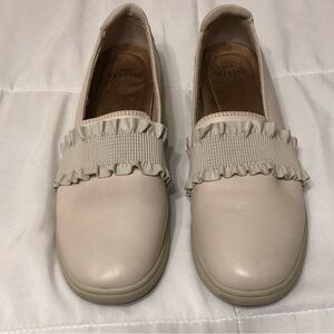 Slip-On Loafers Origins Women's Beige Ruffle Elastic
